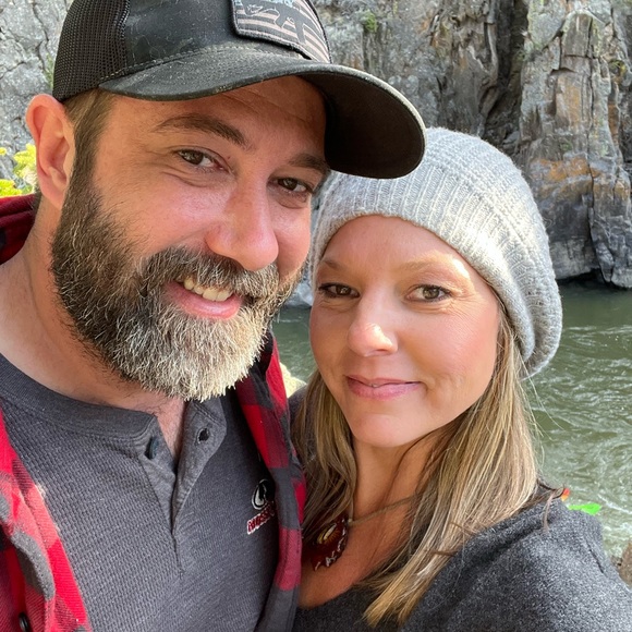 Meet your Posher, Andrea - Picture 2 of 3